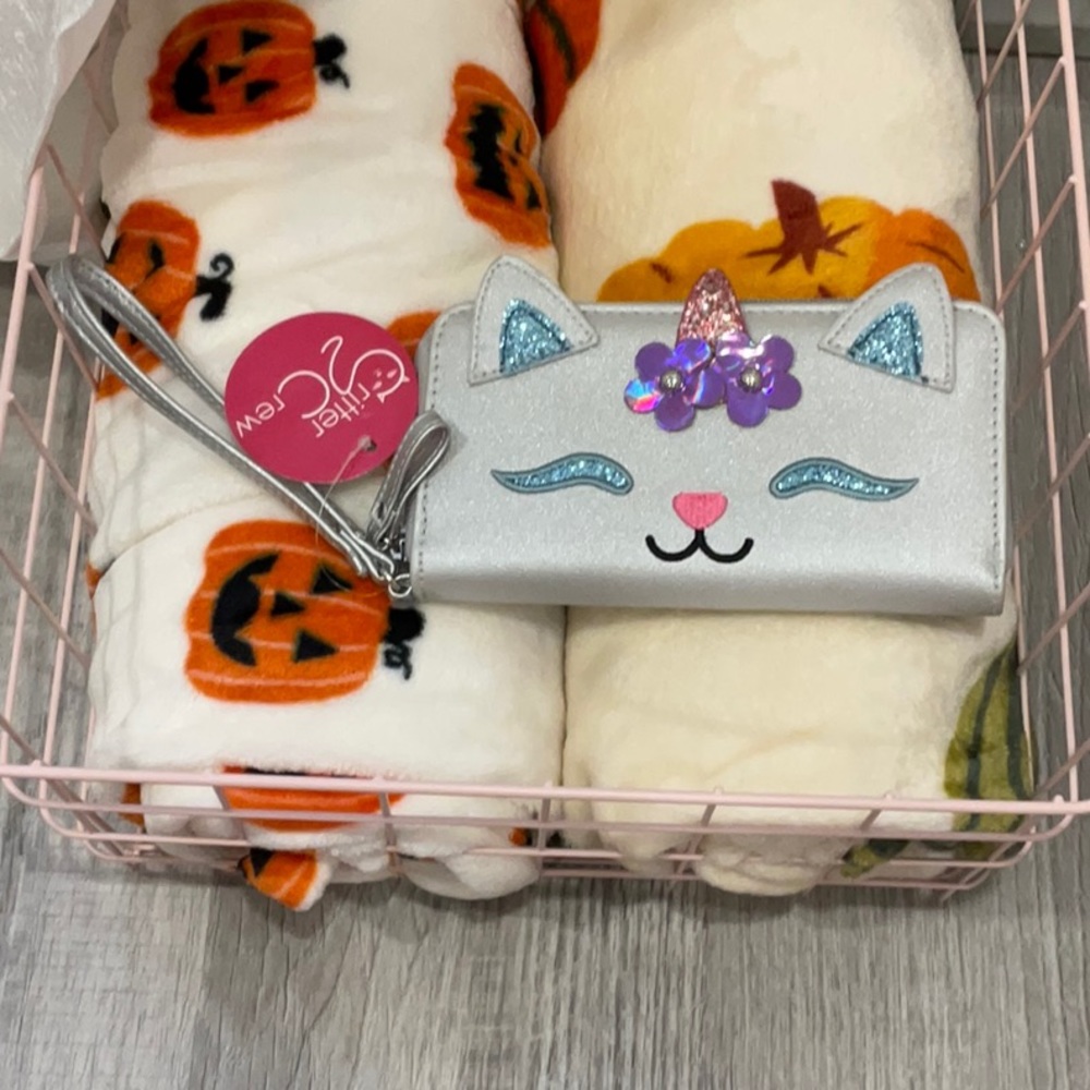 NWT Critter Crew Unicat Wristlet